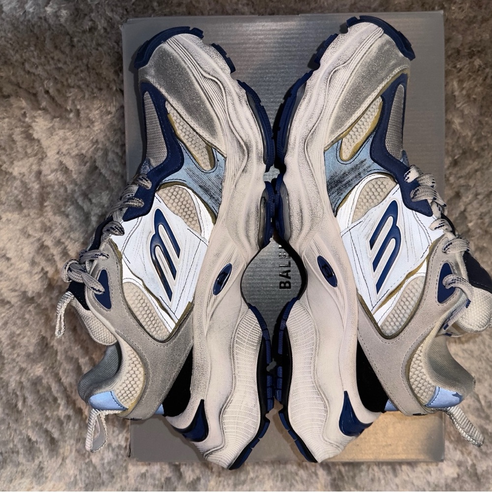 Balenciaga Gray and Blue Athletic Sneakers with Chunky Design - Picture 3 of 6